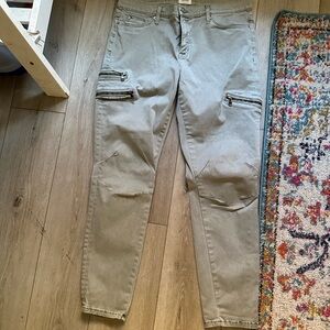 Hudson Jeans Cropped Utility Pants in Light Gray